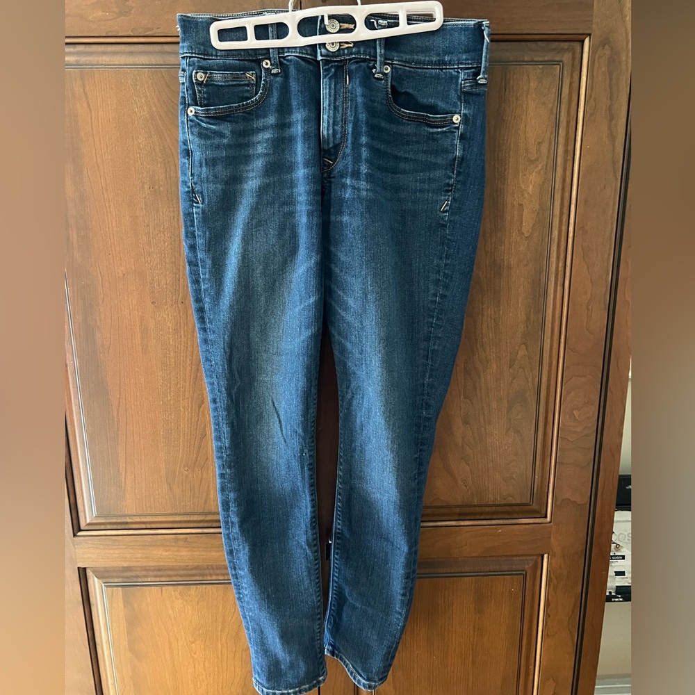 Express performance stretch cropped legging jeans. Mid rise. Size 6.